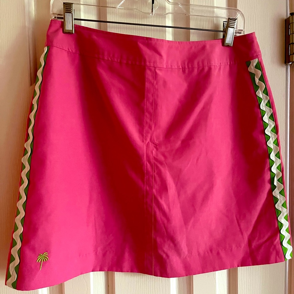 Cute Lilly Pulitzer light pink skirt with built in shorts.